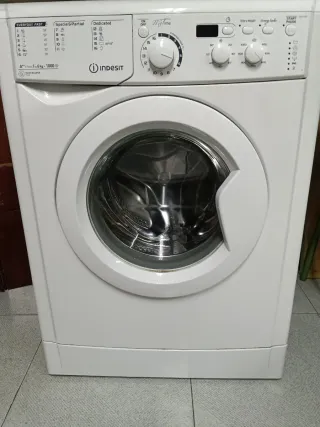 Lavadora Indesit 1000 rpm