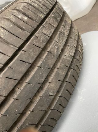 Neumáticos y llantas 205/65/15 buen estado