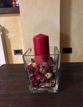 Candela rossa in vetro