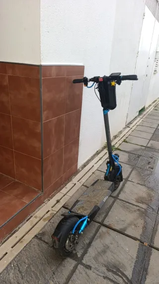 Patinete Eléctrico con Luces LED