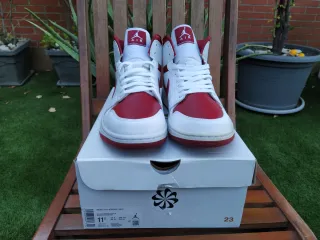 Jordan 1 Mid Reverse Chicago Talla 44