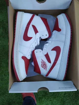 Jordan 1 Mid Reverse Chicago Talla 44