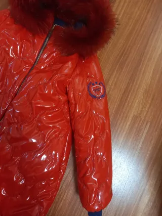 Abrigo rojo niña Noma Fernández talla 14