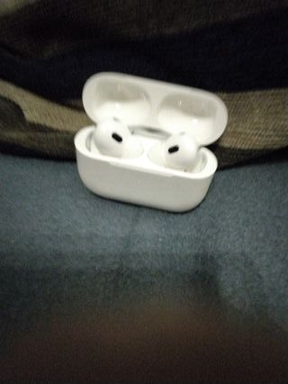 Airpods Pro 2 + funda + correa