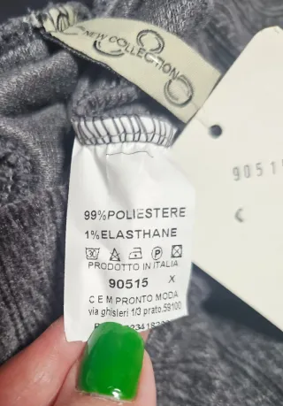 Pantalones grises acampanados