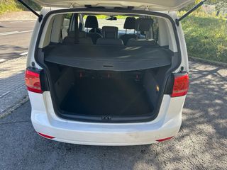 Volkswagen Touran 2011