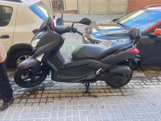 Yamaha Xmax 125 Negra