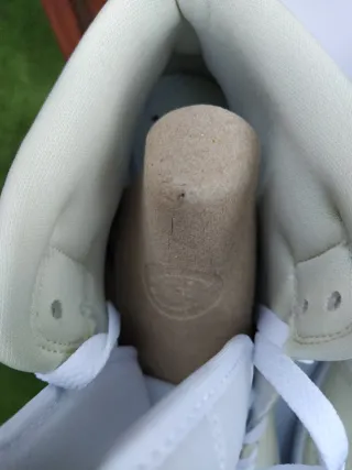 Jordan 1 Mid Coconut Talla 44.5 EUR