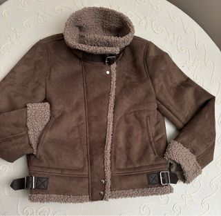 Cazadora efecto ante con borreguillo