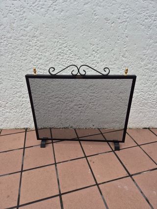 Salva chispas chimenea metal negro dorado