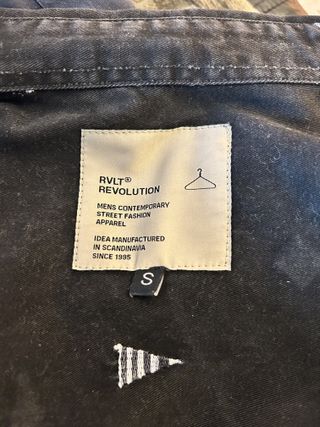 Camisa Negra Revolution Estampada