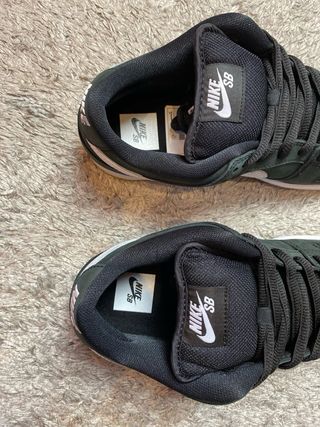 Nike SB Dunk Low Pro Black Gum 40