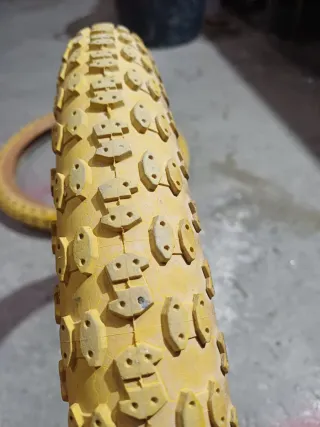 Neumáticos BMX 20x2.125