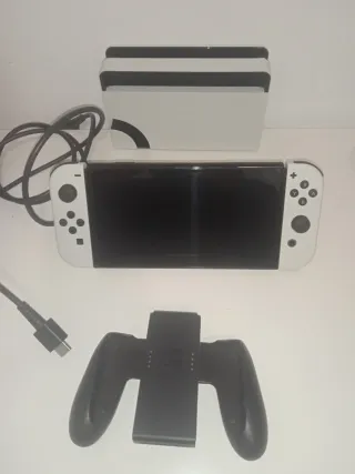 Nintendo Switch OLED + Super Mario Bros. Wonder