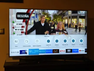 Televisor Negro y Plateado