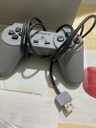Sony PlayStation Classic con 2 mandos
