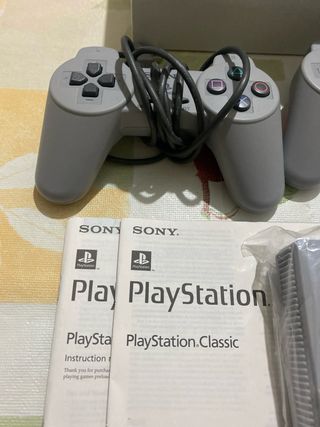 Sony PlayStation Classic con 2 mandos