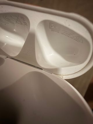 Caja de Carga y AirPod derecho gen2