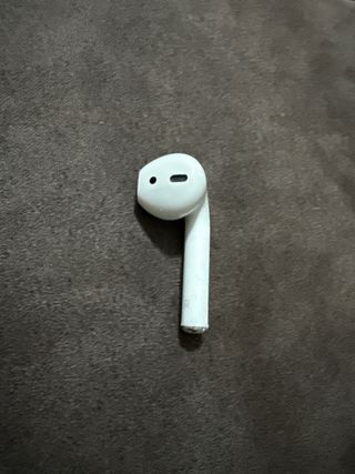 Caja de Carga y AirPod derecho gen2