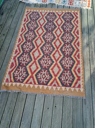 2 Alfombras(150€) separadas grande 100€ pequeña 75