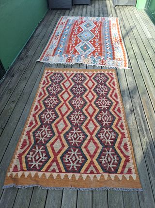 2 Alfombras(150€) separadas grande 100€ pequeña 75