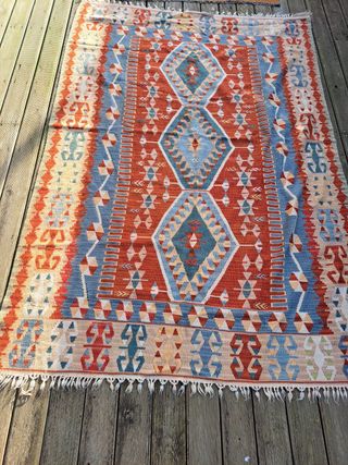 2 Alfombras(150€) separadas grande 100€ pequeña 75