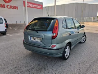 Nissan Almera 2001