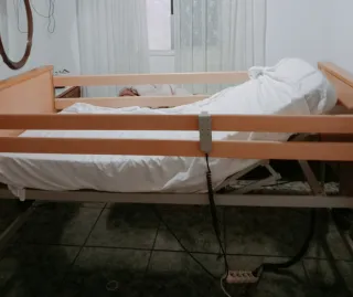 Cama geriátrica +colchón antiescaras