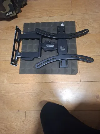 Soporte de pared para TV UDG