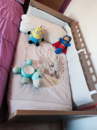 Cuna madera gris como nueva regalo colchón de coco