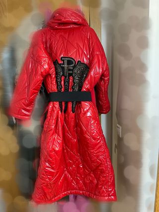Abrigo rojo acolchado con cinturón Paparazzi fashi