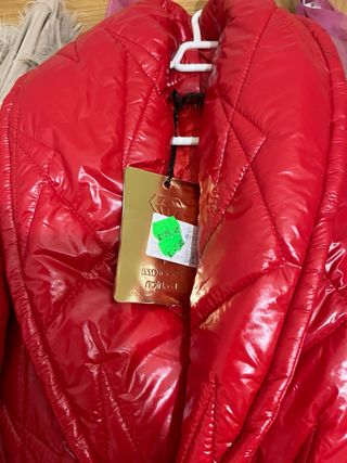 Abrigo rojo acolchado con cinturón Paparazzi fashi