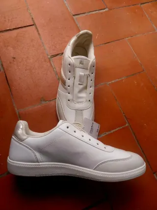 Zapatillas Mujer Merkal Blancas y Doradas Talla 38