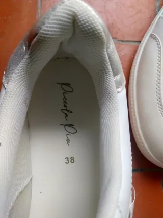 Zapatillas Mujer Merkal Blancas y Doradas Talla 38