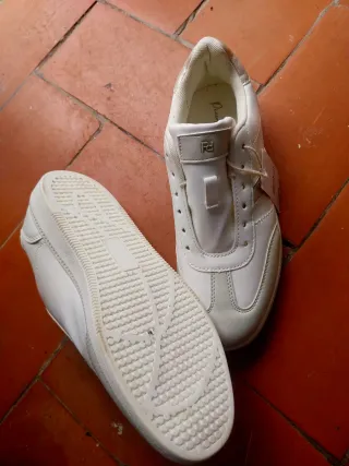 Zapatillas Mujer Merkal Blancas y Doradas Talla 38