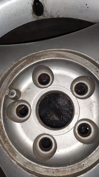 Llantas Melber 14 3 radios 5 tuercas