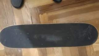 Skate Tricks como nuevo. Largo 80 cm ancho 20 cm