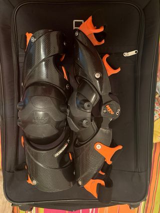 Rodilleras Carbono KTM Racing