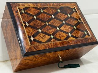 ELEGANTE COFRE PALO DE ROSA, TUYA Y NÁCAR