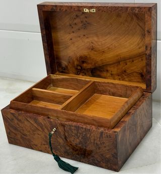 ELEGANTE COFRE PALO DE ROSA, TUYA Y NÁCAR