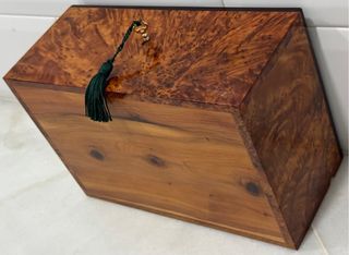 ELEGANTE COFRE PALO DE ROSA, TUYA Y NÁCAR