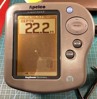 Sonda de pesca Apelco Fishfinder Raytheon 265