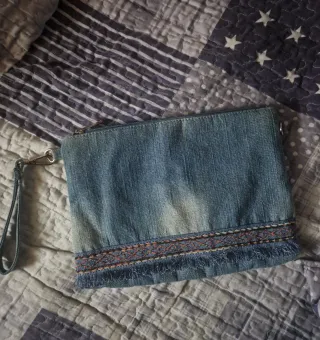 Bolso vaquero con correa