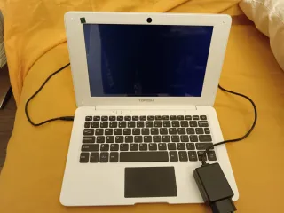 TOPOSH Laptop + Caricabatterie + Adattatore