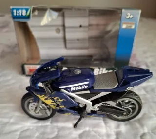 Lote 2 Motos de juguete deportivas 1:18