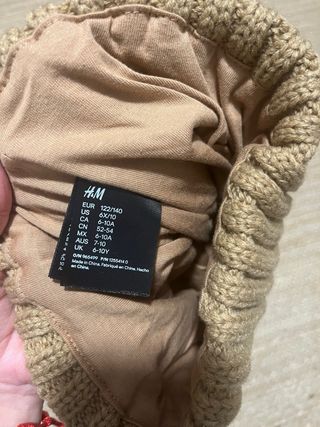 Gorro H&M unisex color mostaza marrón