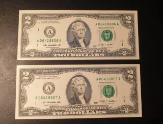 Coppia di banconote da 2 dollari USA