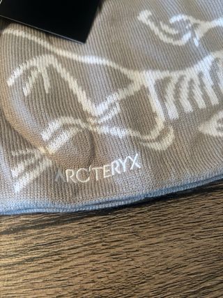 Cappello Arc'teryx Beige Bianco