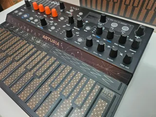 Arturia Microfreak Stellar