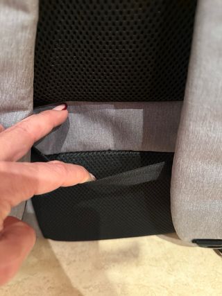 Mochila de viaje gris